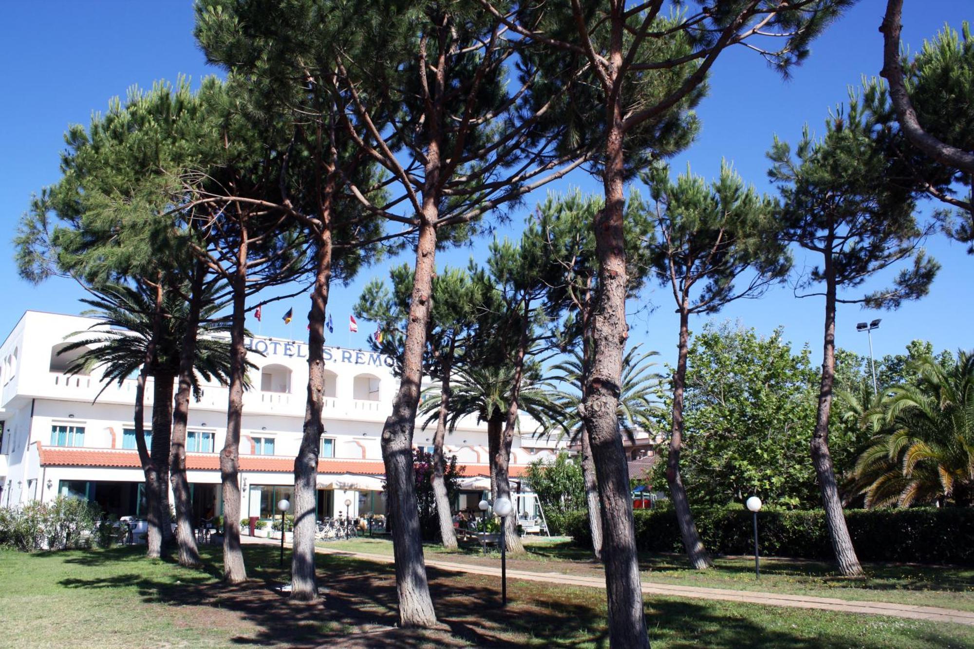 Hotel San Remo - All Inclusive - Fronte Mare - Spiaggia Privata Martinsicuro Esterno foto